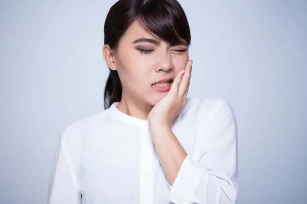 Woman Has Toothache 105092 603